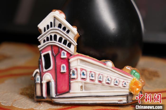 四川“90后”姑娘自创“琉璃糖画” 让传统糖艺焕发“新甜味”