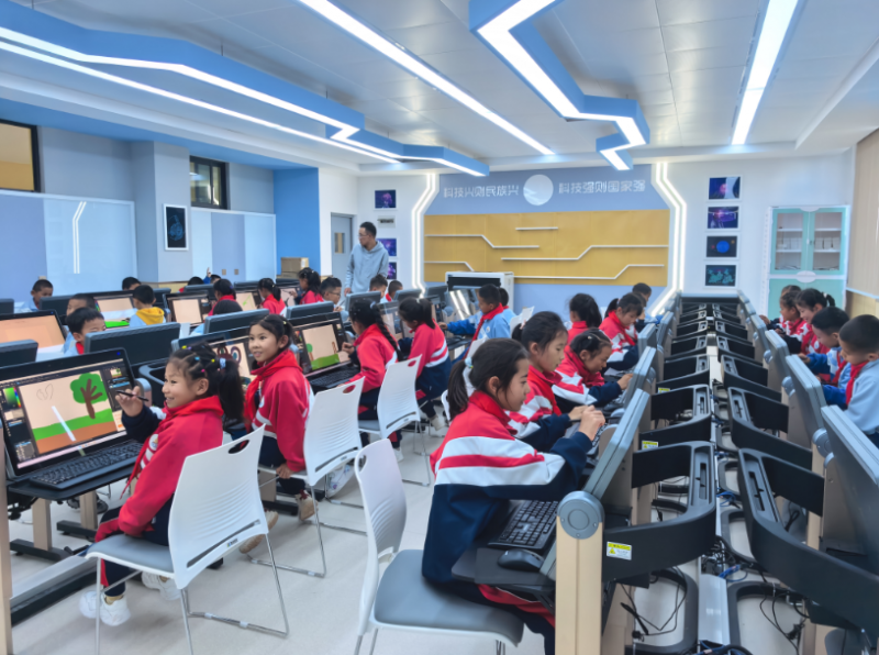 跨越四千公里的雪域答卷