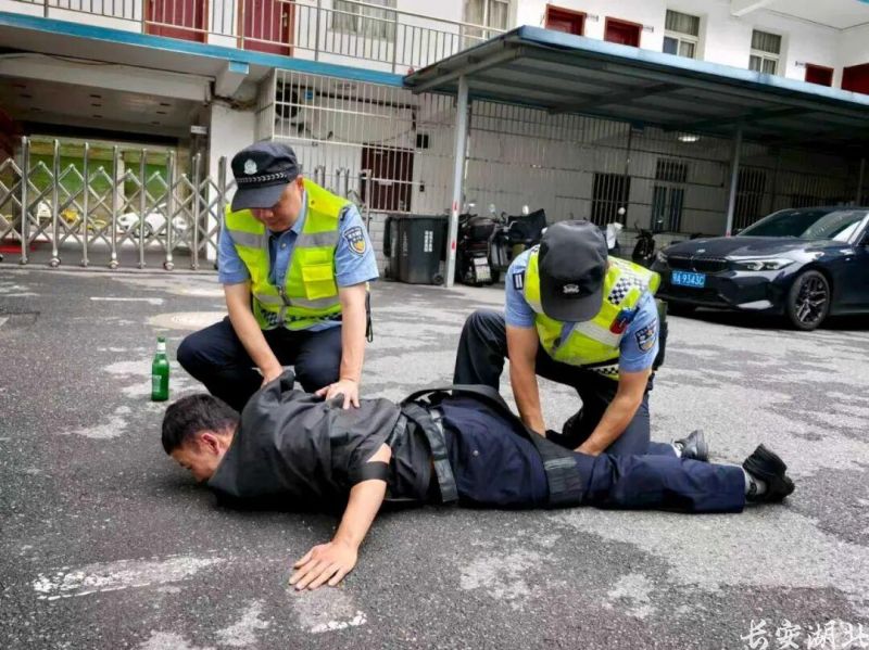 武昌区分局-基层民警的这个发明获国家专利5.jpg